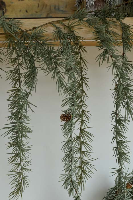 ARTIFICIAL PINECONE GARLAND